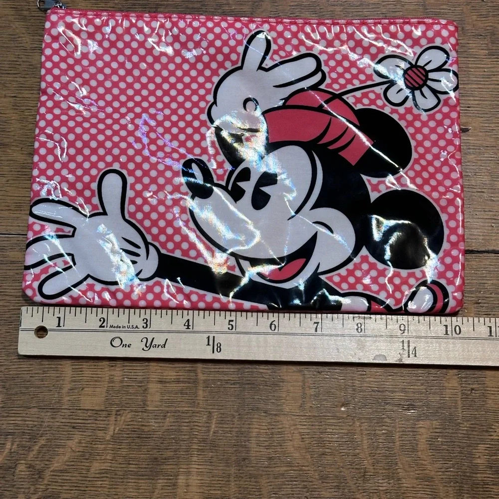 Disney Parks Minnie Mouse cosmetic pouch‎
